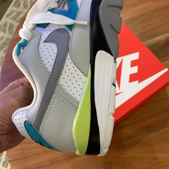 ✈️ Used like new Mens Air cross Trainer 3 Low - Picture 8 of 12